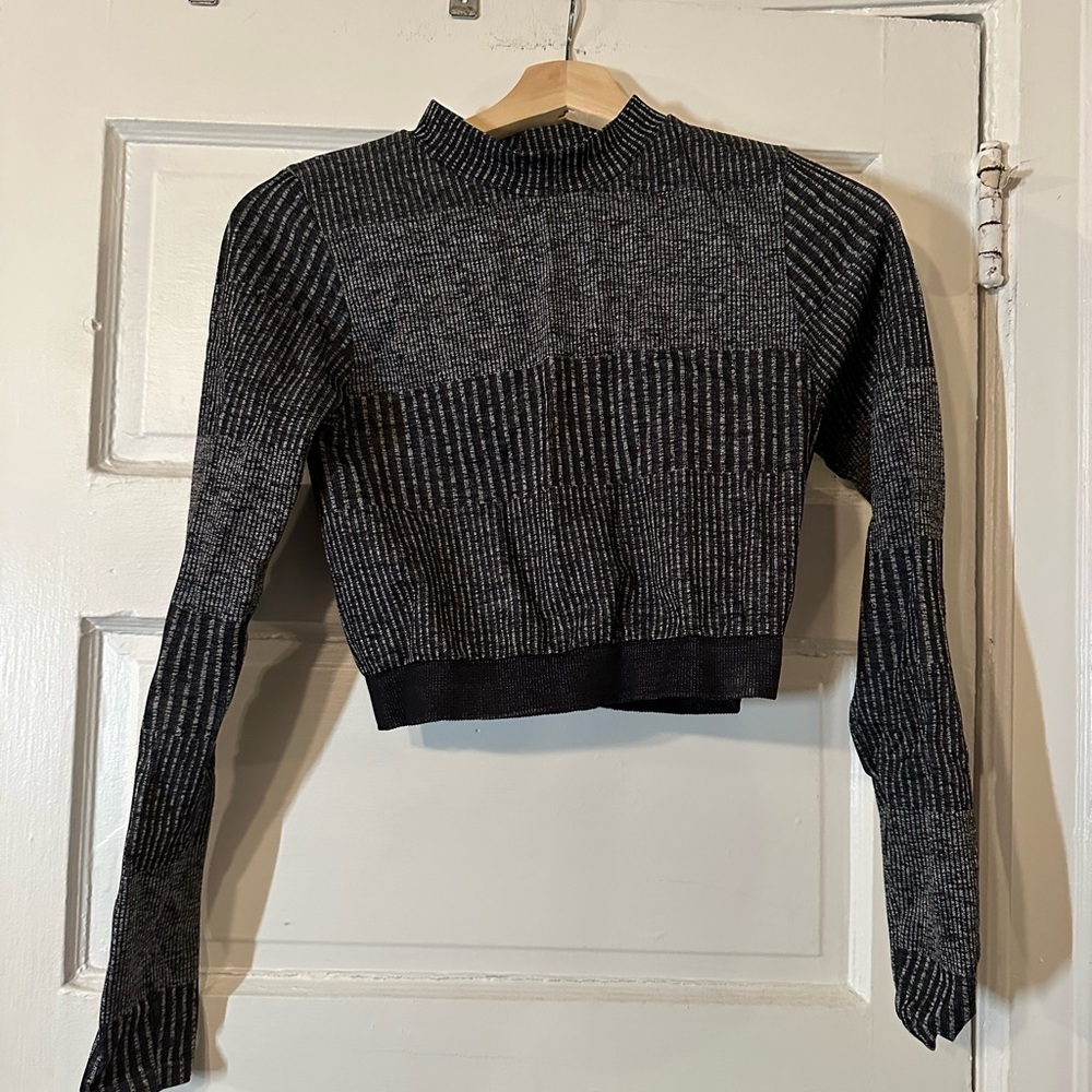 Black and Gray Cropped Fitted Athletic Top